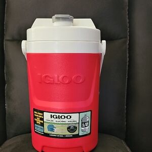 Igloo Red and White Beverage Cooler